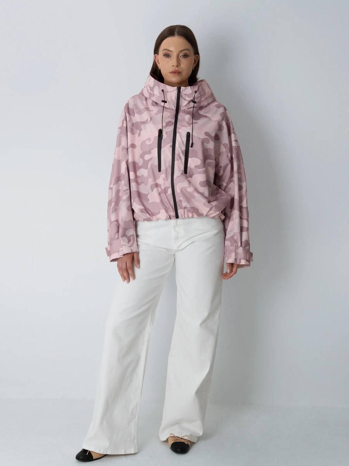 A Women's Packable Rain Jacket: What to Check Before a Trip - PUFFIT
