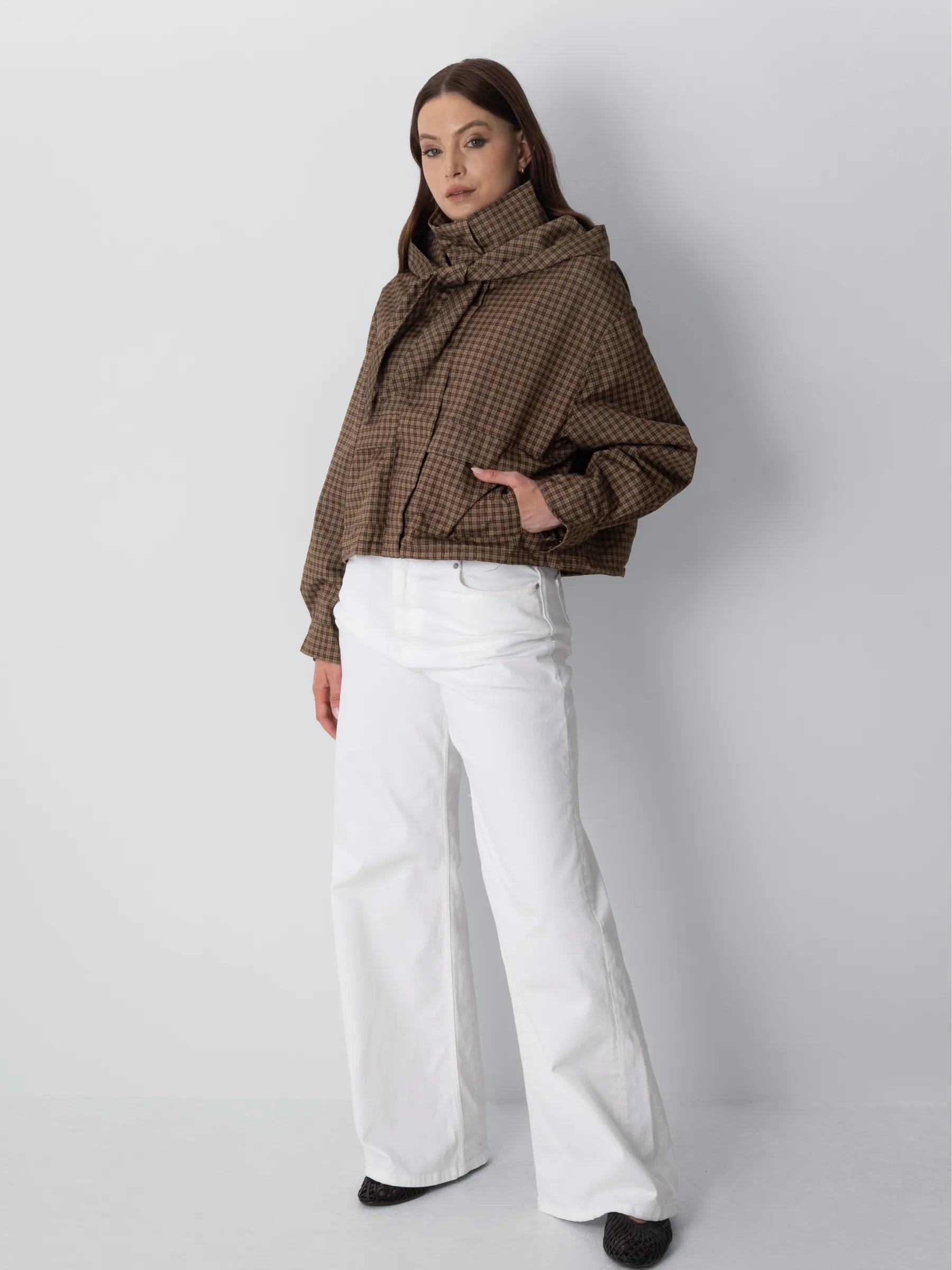 Bomber con collo a imbuto e sciarpa con cappuccio dallo stile impeccabile