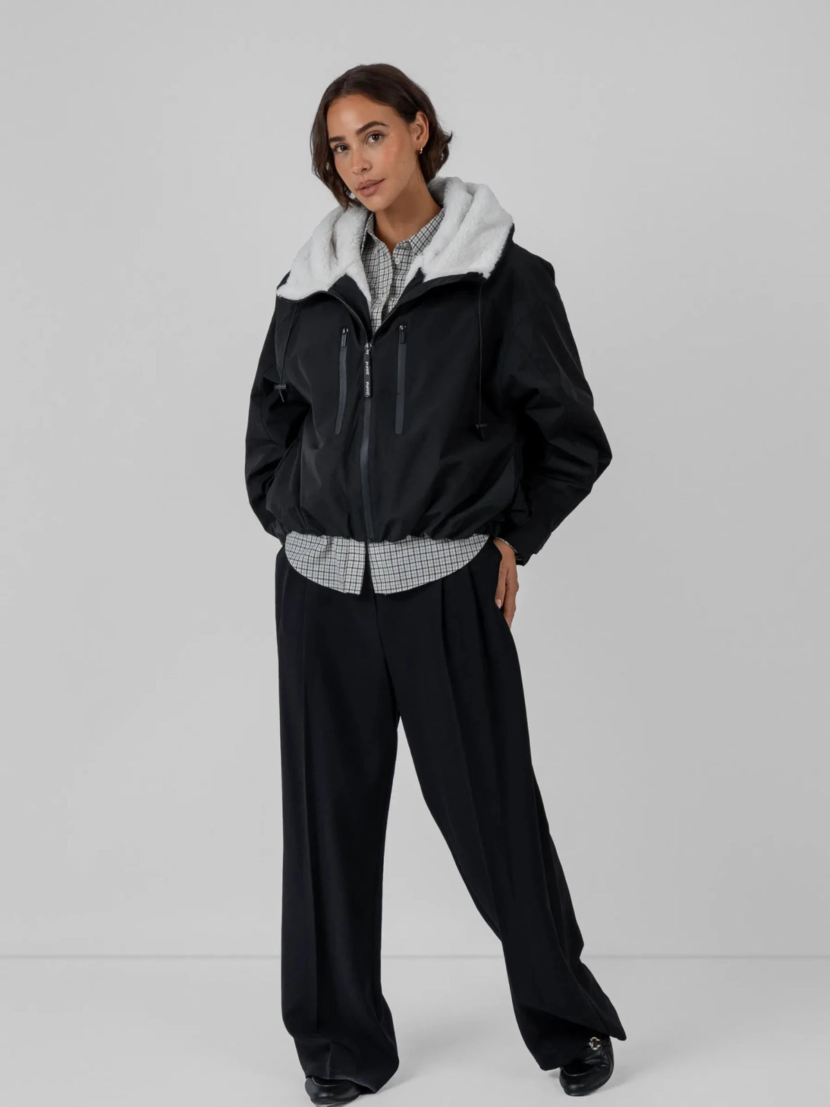 PK17 Faux Fur-26-Black-F