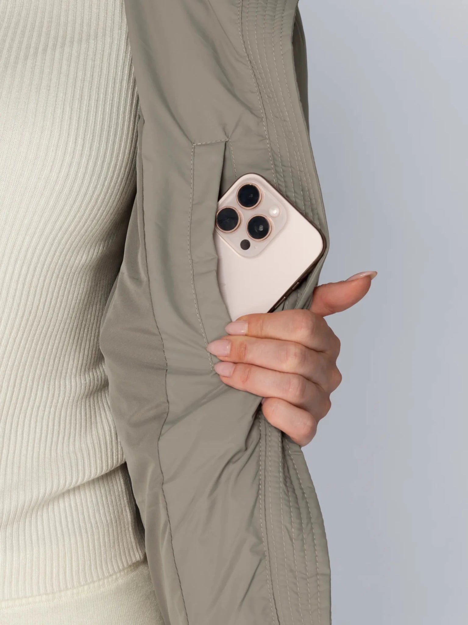 WarmCore™ Classic Short Detachable Hooded Puffer Jacket - PUFFITMid Puffers