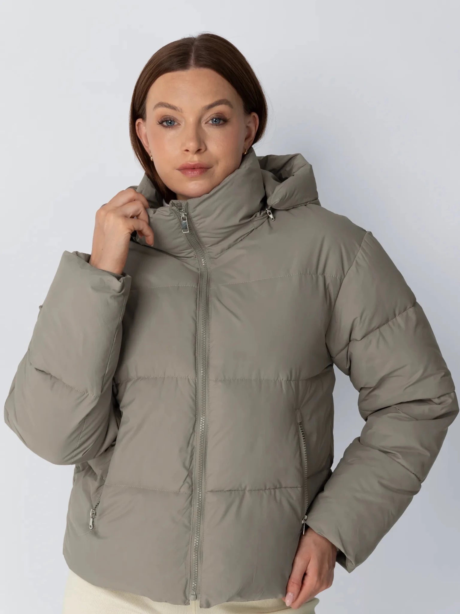 WarmCore™ Classic Short Detachable Hooded Puffer Jacket - PUFFITMid Puffers