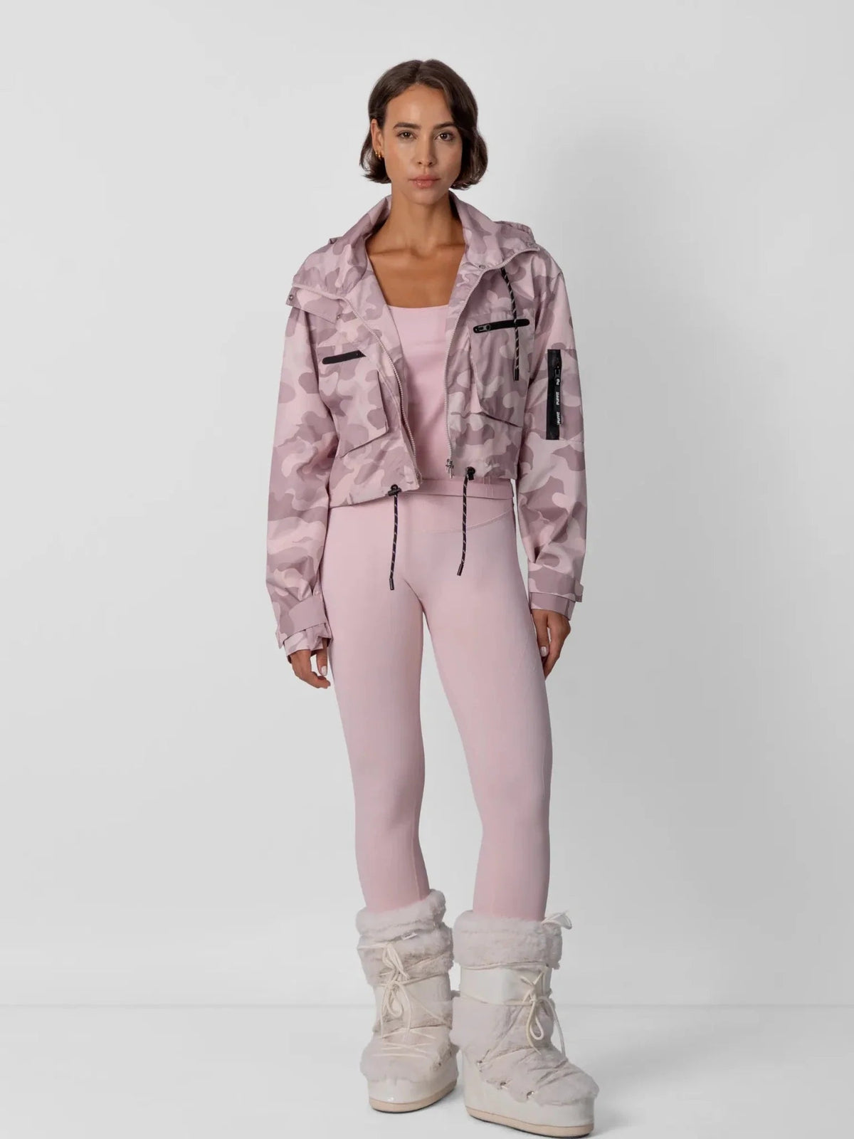 Cropped Rainwear and Detachable Hoods: Check the Outfit in Layers - PUFFIT