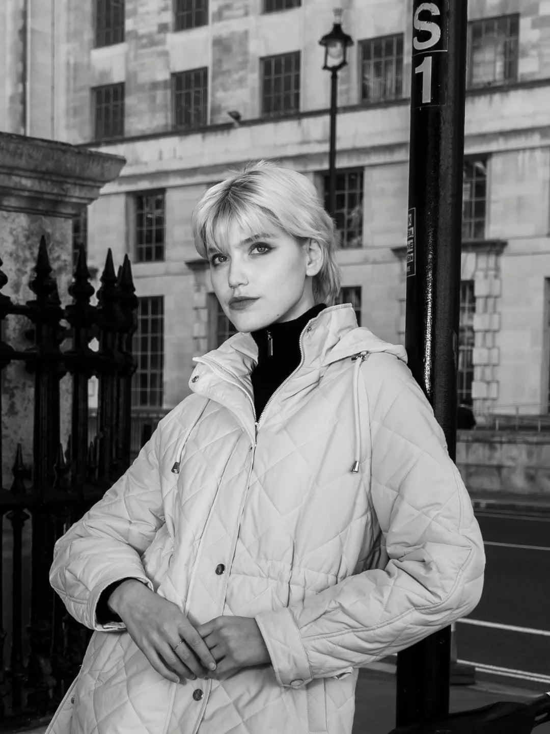 Mid_Diamond_Quilted_Puffer_03