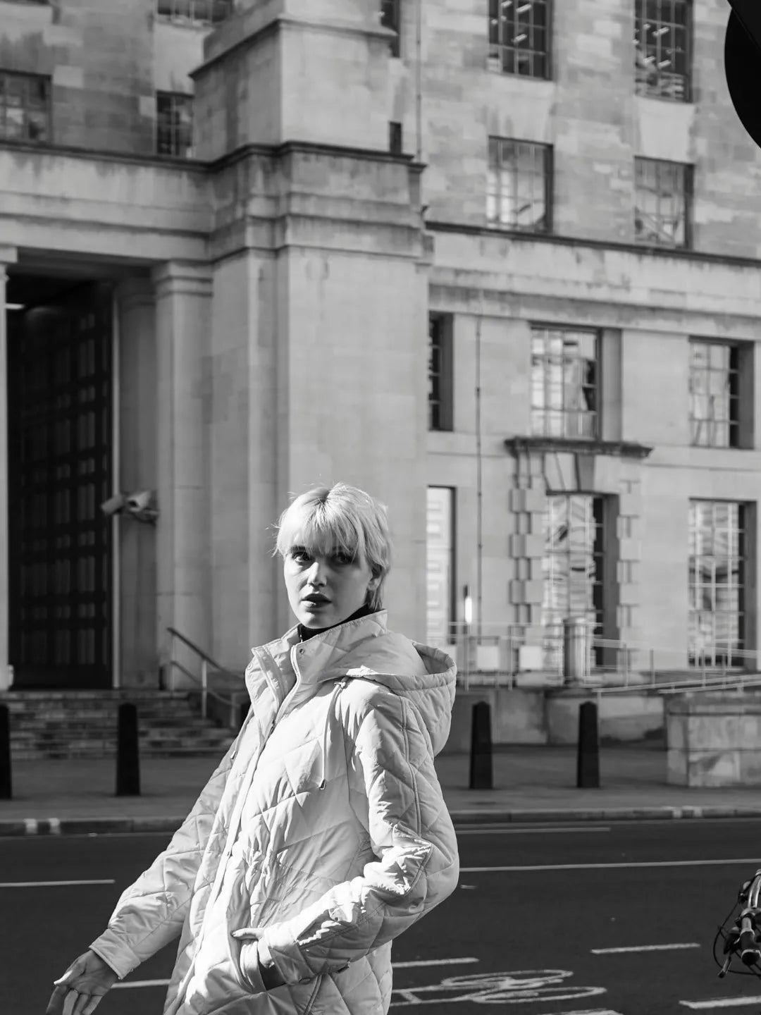 Mid_Diamond_Quilted_Puffer_07