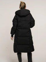 WarmCore™ Klassische lange Steppjacke mit Kapuze, gefüttert mit Kunstfell