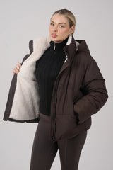 WarmCore™ Premium Kurze Steppjacken mit Kunstfellfutter und abnehmbarer Kapuze 