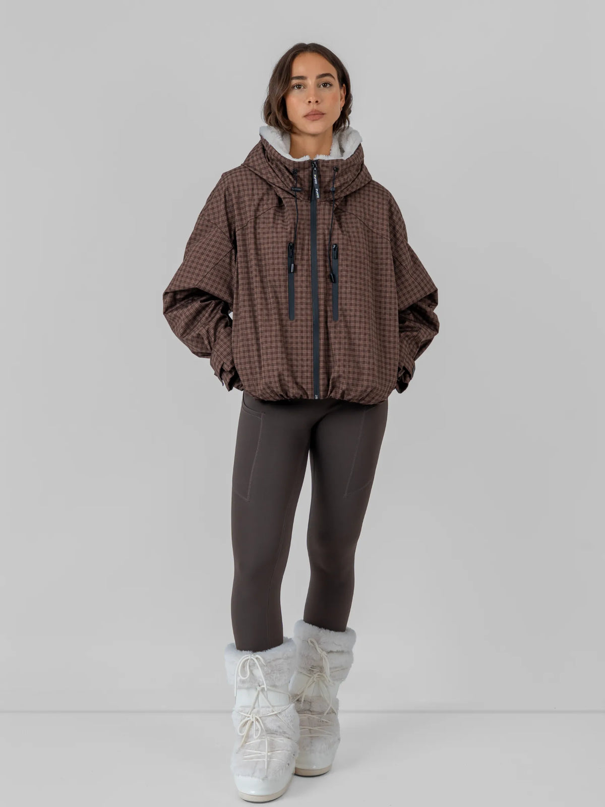 Chaqueta impermeable de lluvia corta y extragrande de talla única STM-TEX™ con forro de piel sintética
