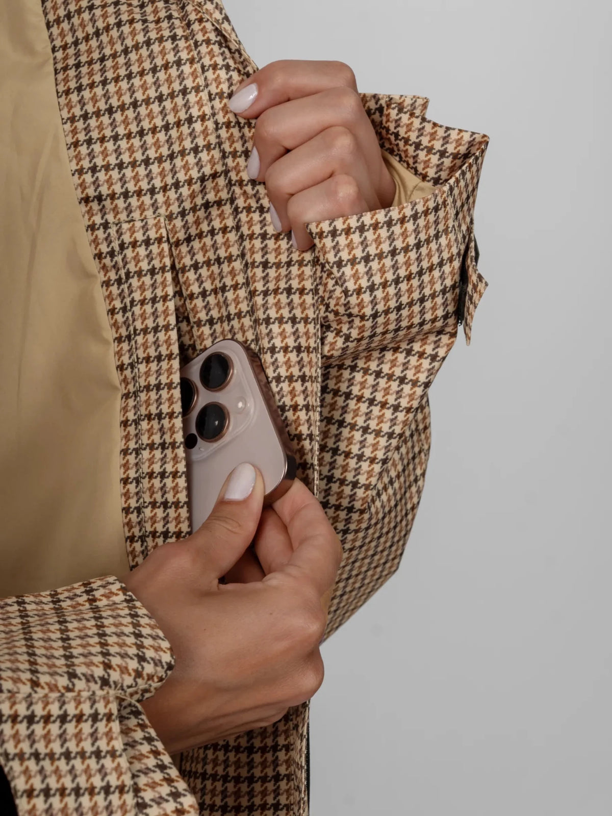 STM-TEX™ One Size Beige Houndstooth Short Oversized Rain Jacket - PUFFITPK17