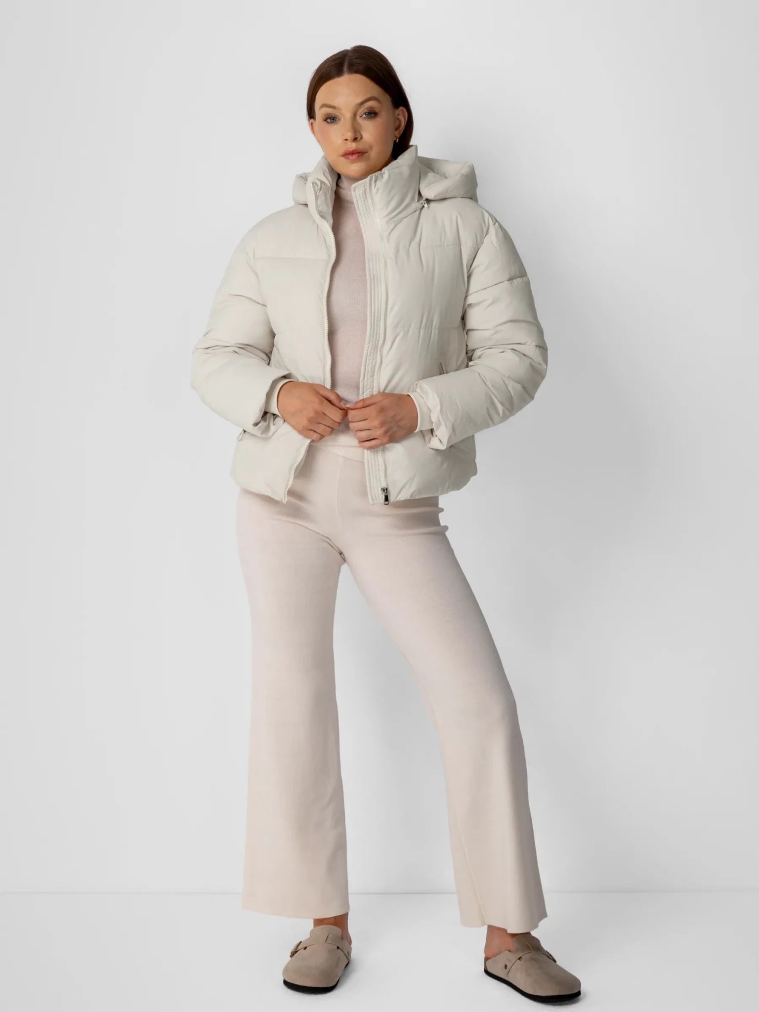 WarmCore™ Classic Short Detachable Hooded Puffer Jacket - PUFFITMid Puffers
