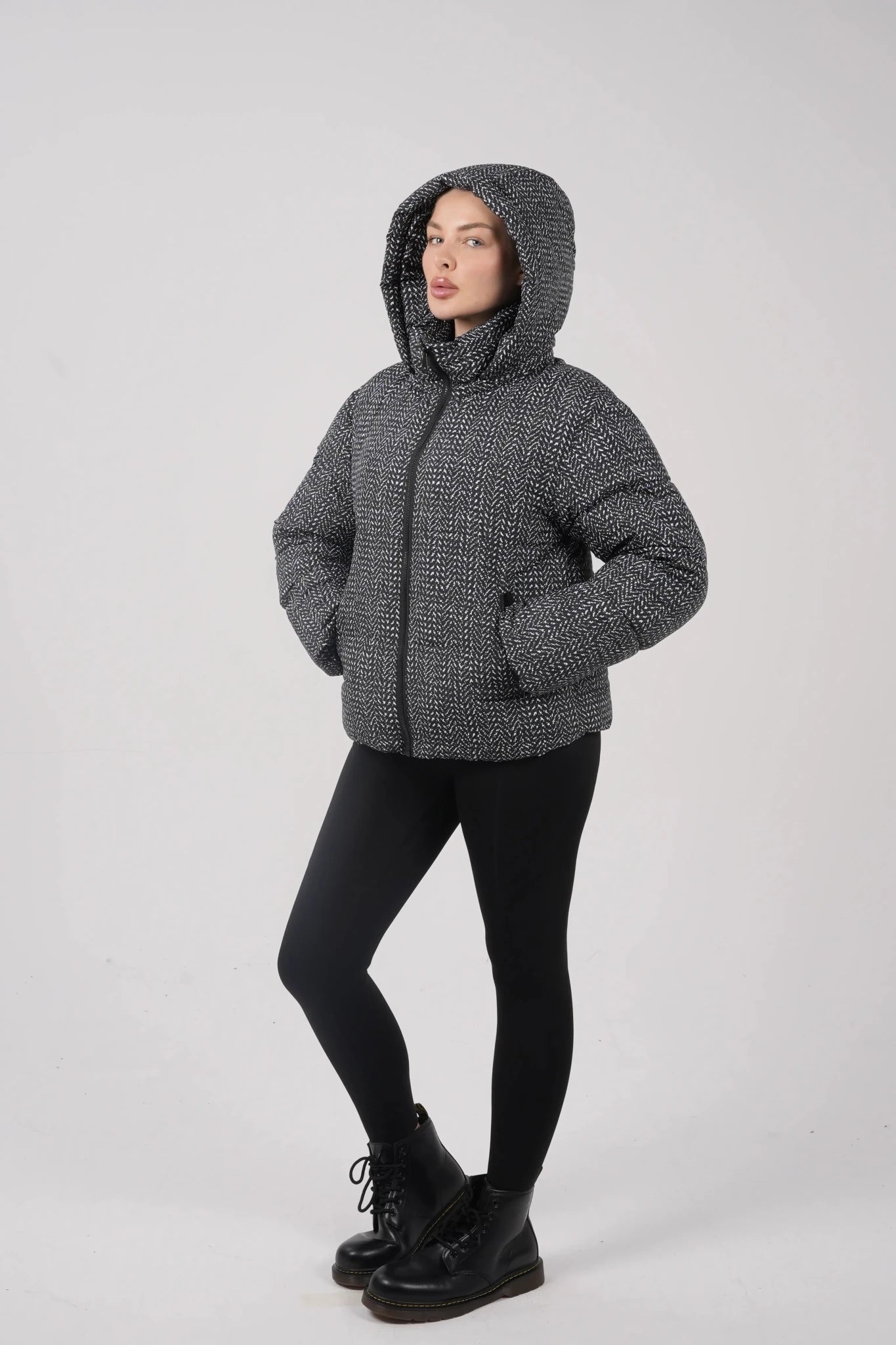 WarmCore™ Classic Short Detachable Hooded Puffer Jacket - PUFFITMid Puffers