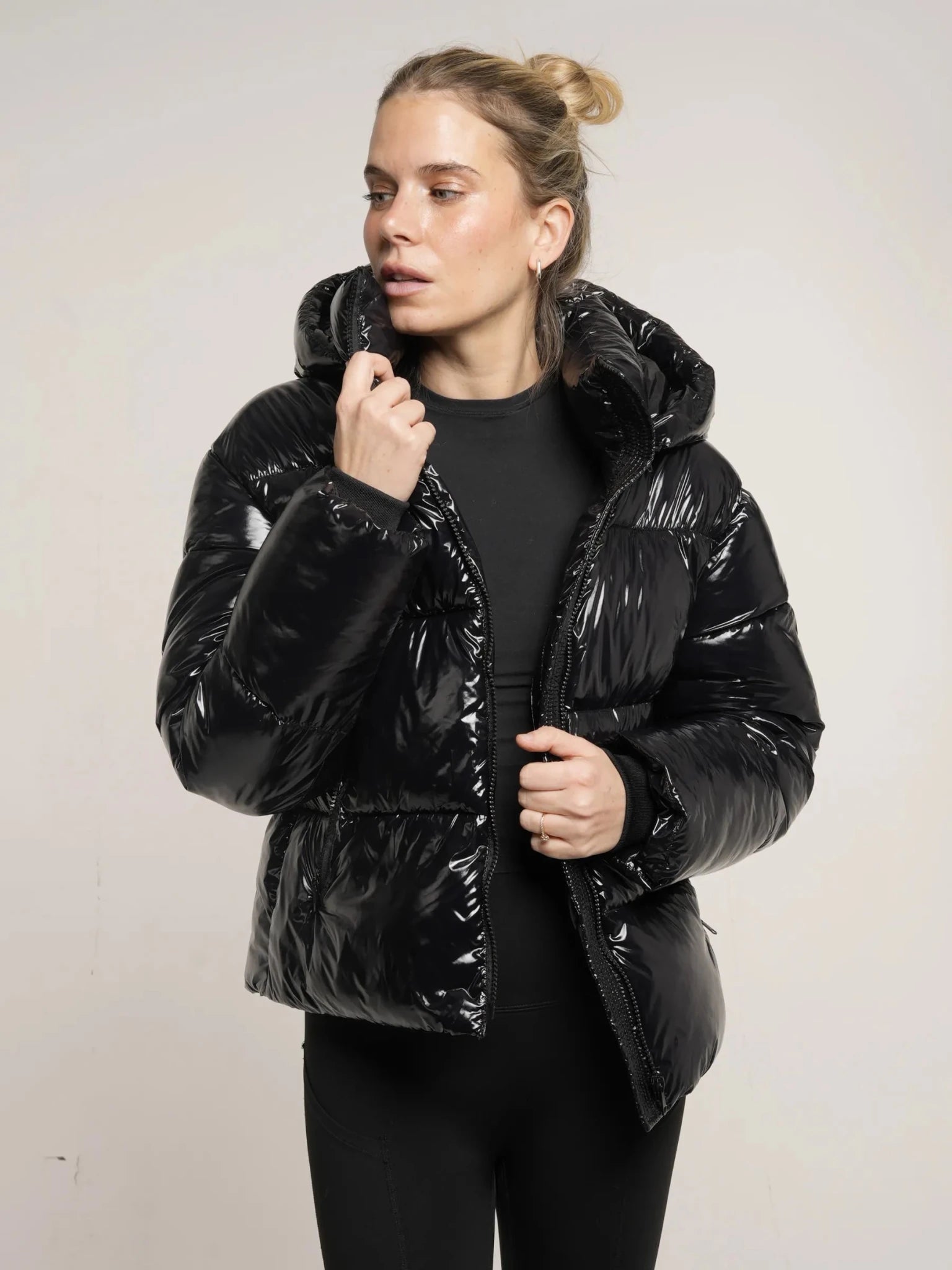 WarmCore™ Classic Short Detachable Hooded Puffer Jacket - PUFFITMid Puffers