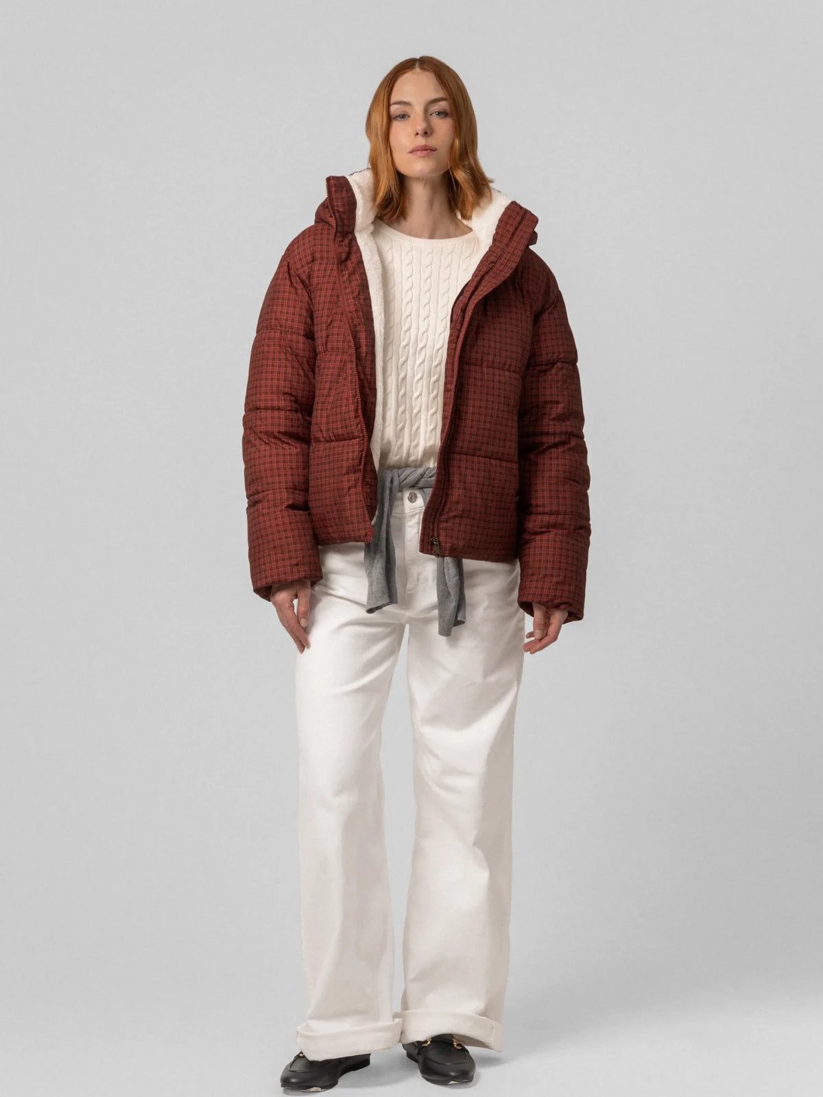 Giacca corta imbottita WarmCore™ con cappuccio staccabile e fodera in ecopelliccia a stampa leopardata
