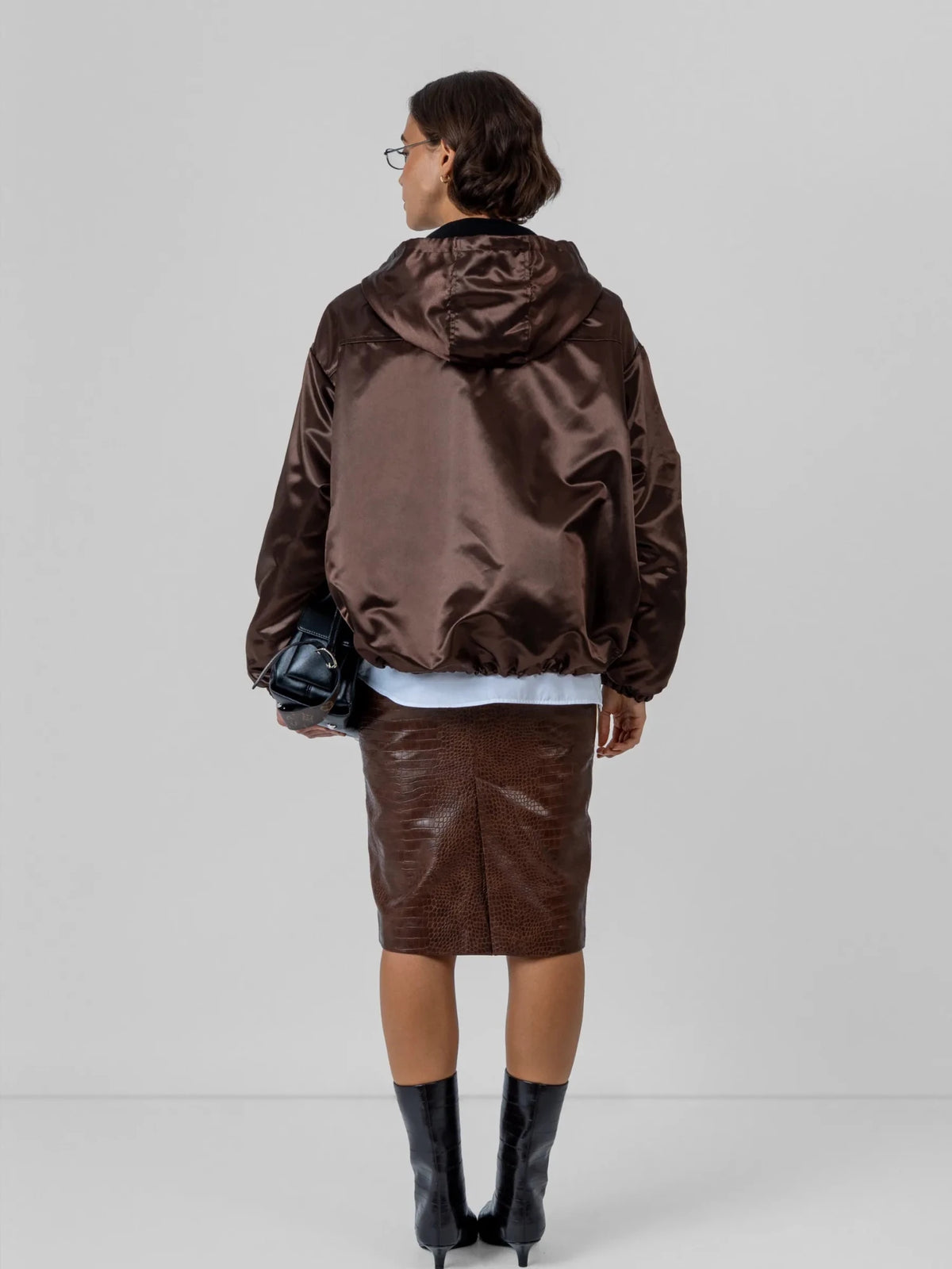 AP09-26-Shiny Brown-S
